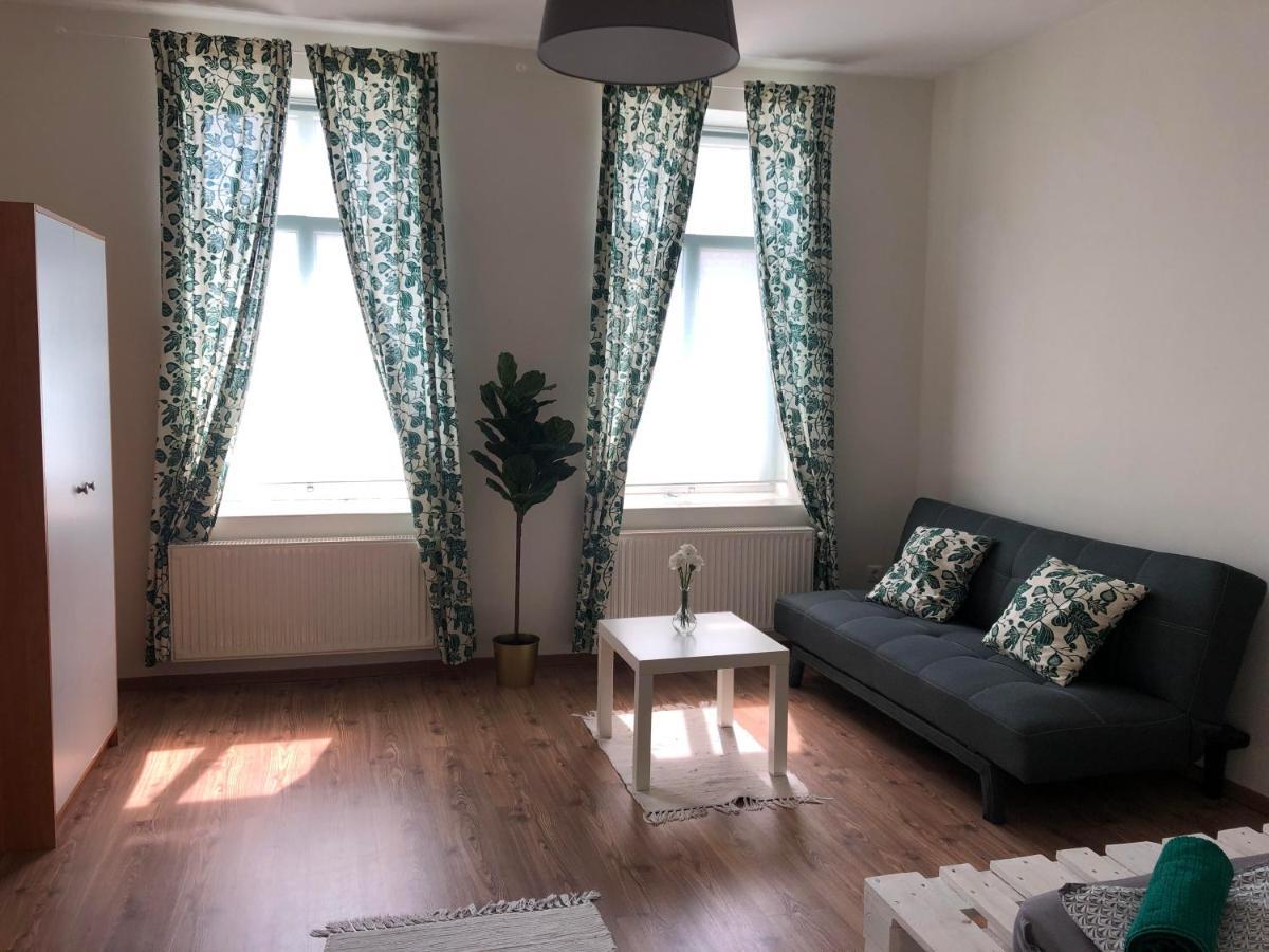 L&R Apartment Дьєр Екстер'єр фото